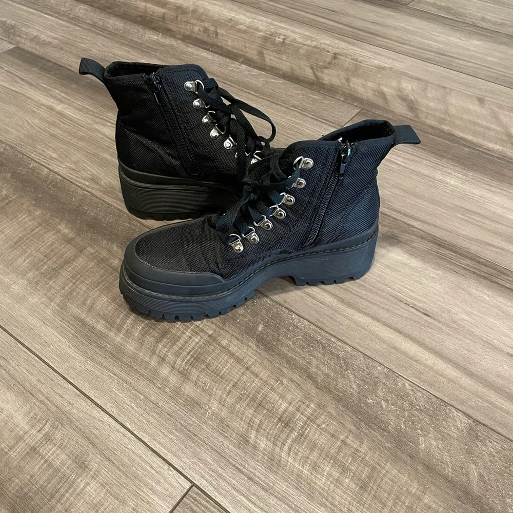 Canvase Fabric Steve Madden ankle booties - Picture 2 of 7
